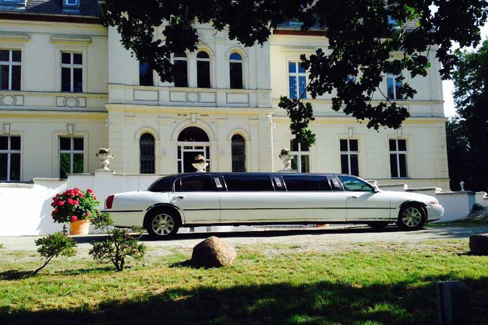 Lincoln Town Car Stretchlimo in Magdeburg mieten - Limostrip.com