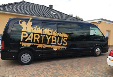 Party Shuttle Bus in Braunschweig mieten, bis zu 15 Passagiere - Limostrip.com