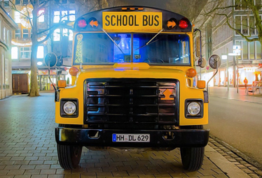 US School Bus in Hamburg mieten - Limostrip.com