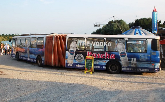 Riesen XXL Partybus in München mieten - Limostrip.com